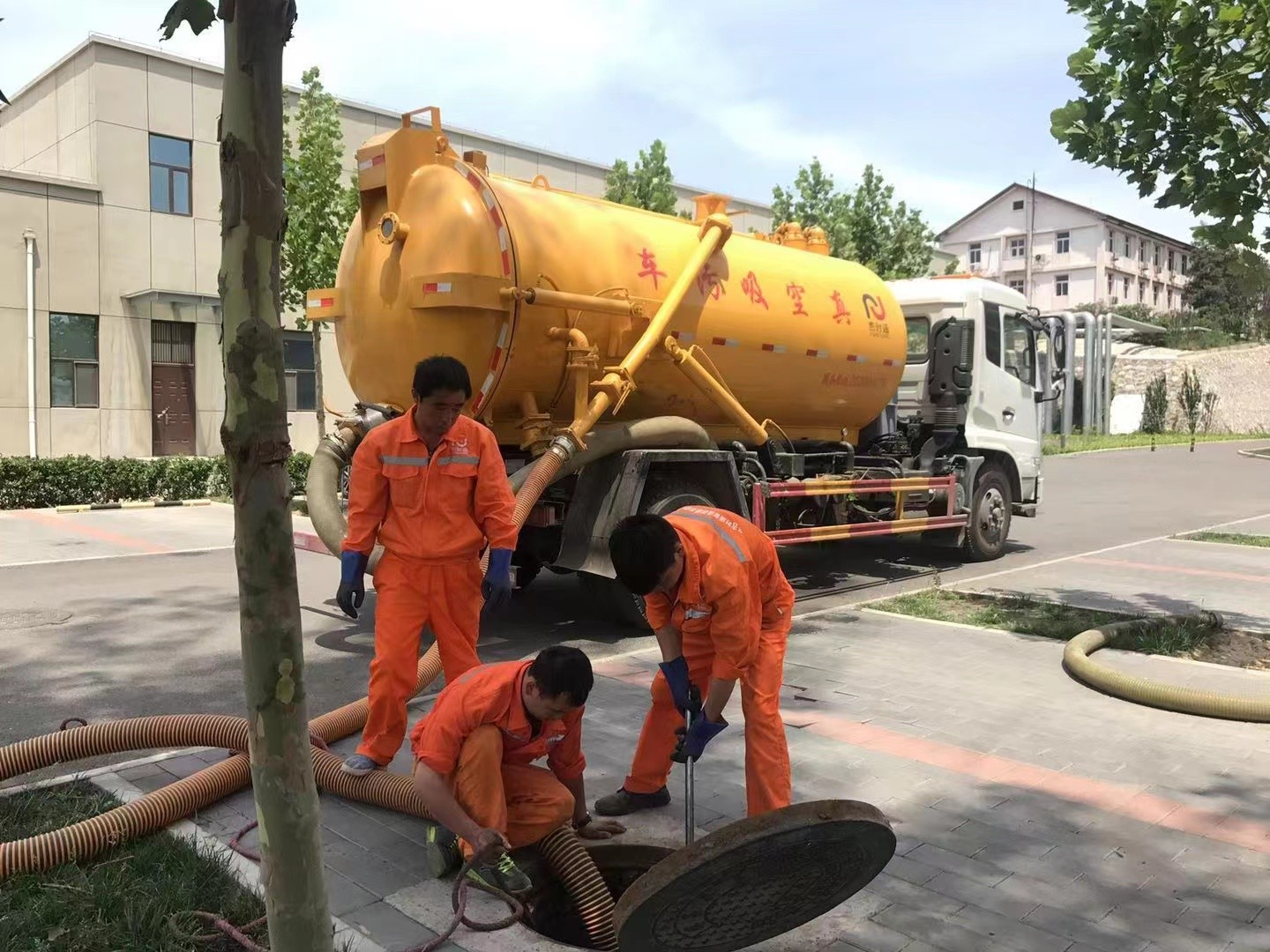 隆林化粪池清理与5-8吨吸粪车施工效率分析